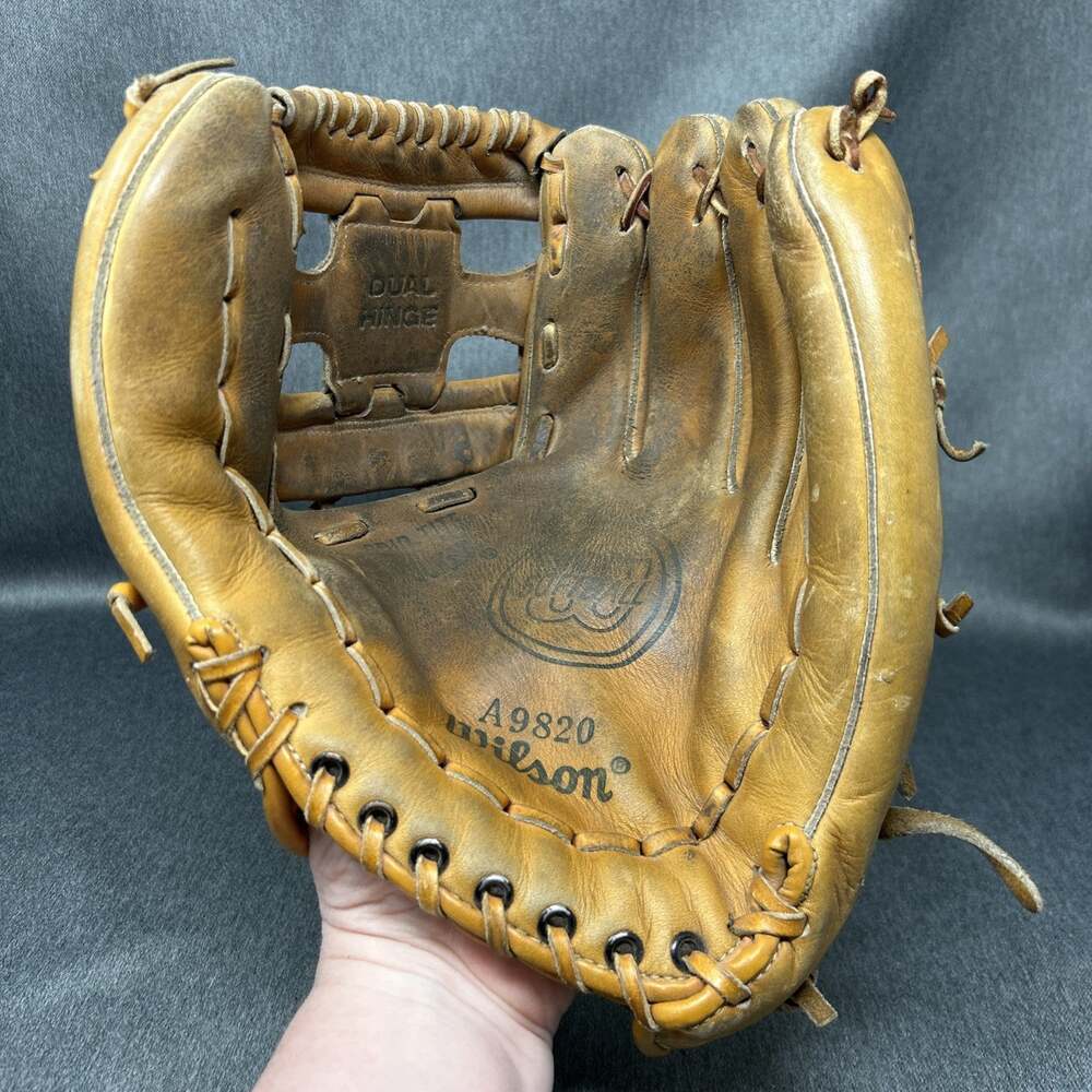 Vintage Wilson A9820 Leather Softball Glove RHT Dual Hinge Deep Pocket KOREA